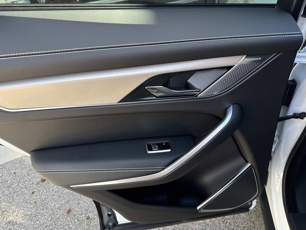 New 2026 Jaguar F-PACE R-Dynamic S image 13