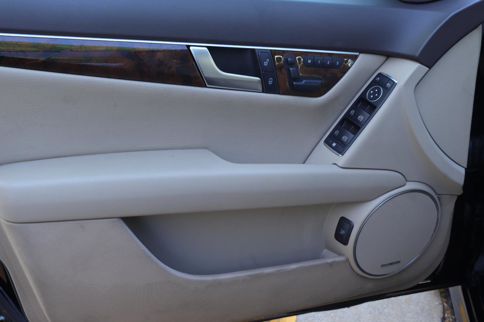 Used 2013 Mercedes-Benz C 250 Luxury image 10