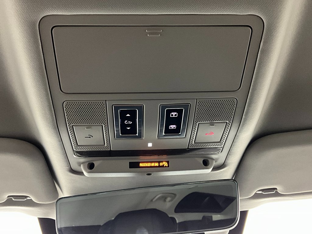 Used 2021 Land Rover Defender 110 SE image 13