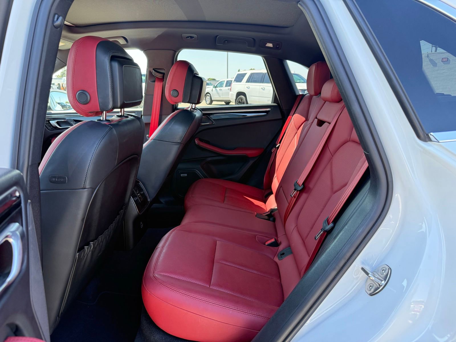 Used 2021 Porsche Macan S AWD/4WD image 6