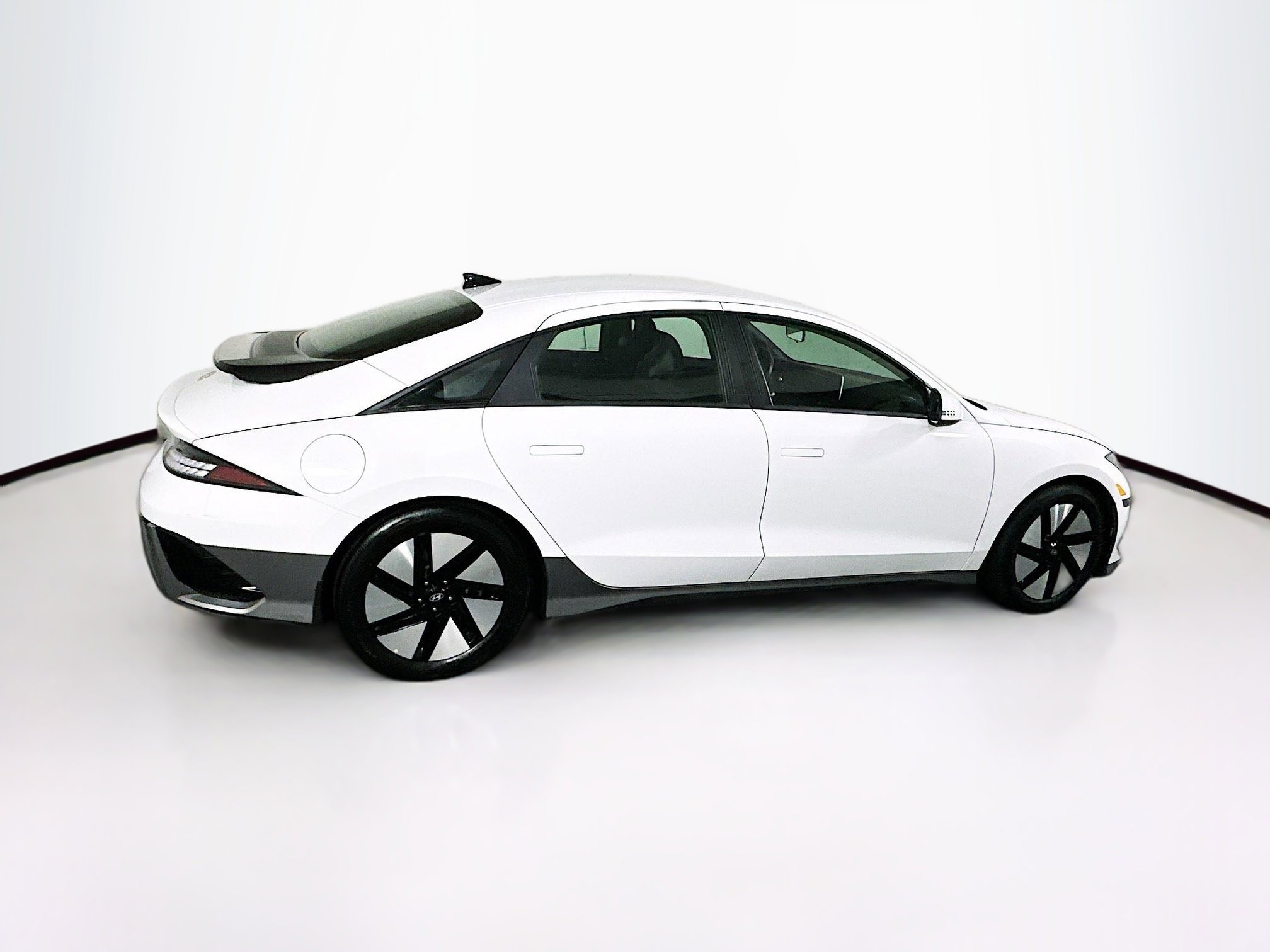 Used 2024 Hyundai Ioniq 6 SE RWD image 10