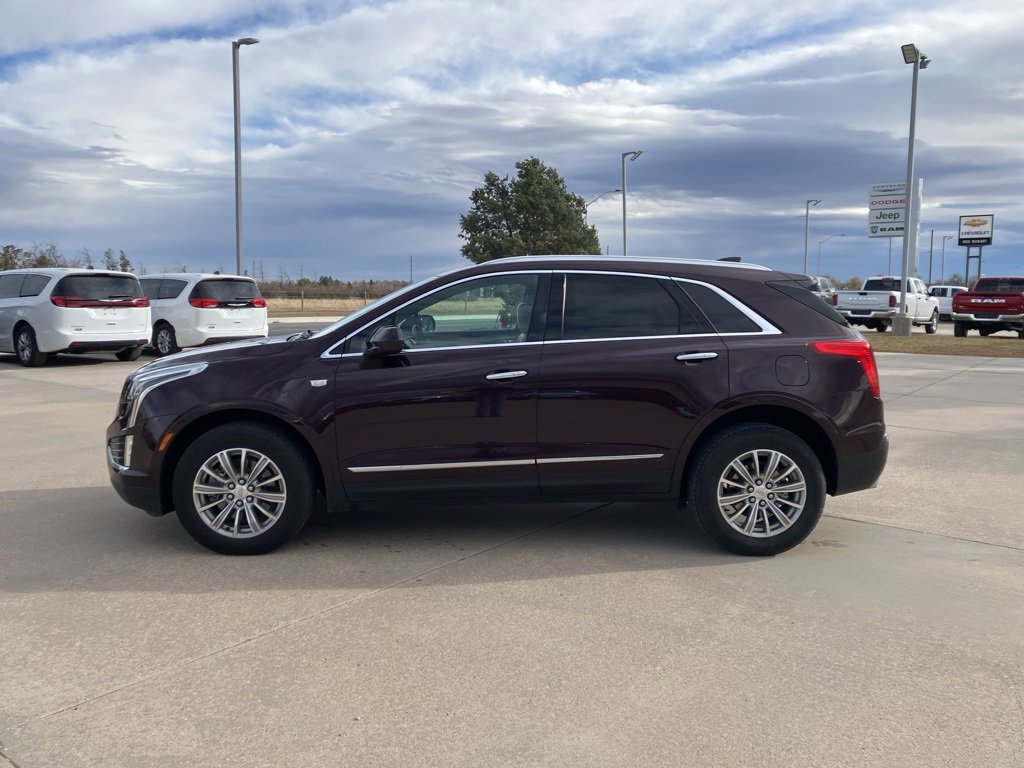 Used 2017 Cadillac XT5 Luxury image 2