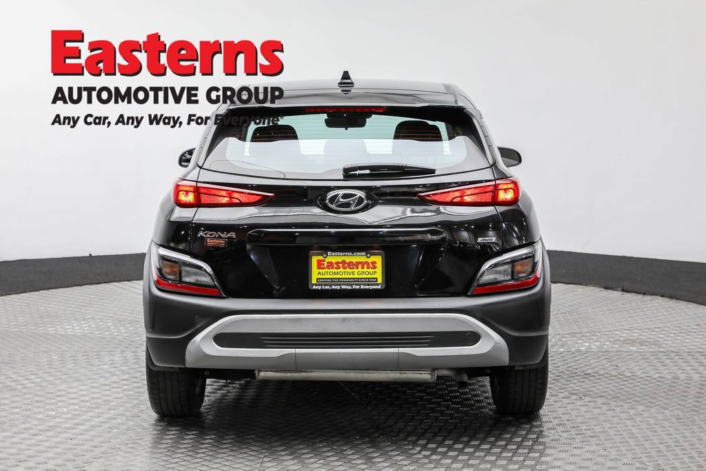 Used 2022 Hyundai Kona SE w/ Winter Weather Package image 9