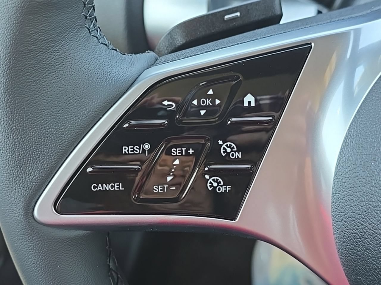 New 2026 Mercedes-Benz GLB 250 4MATIC image 21