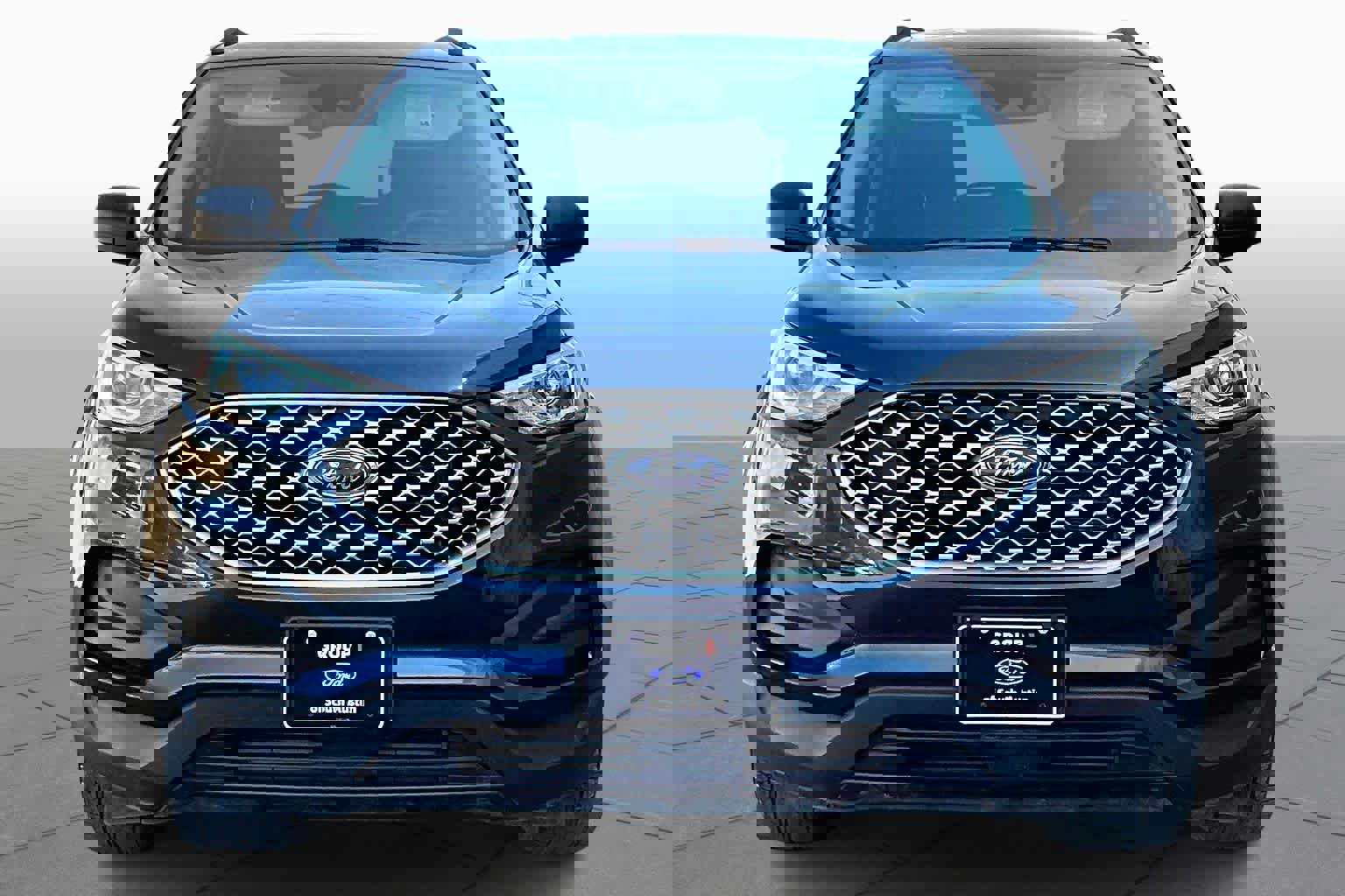 Certified 2023 Ford Edge SE image 4