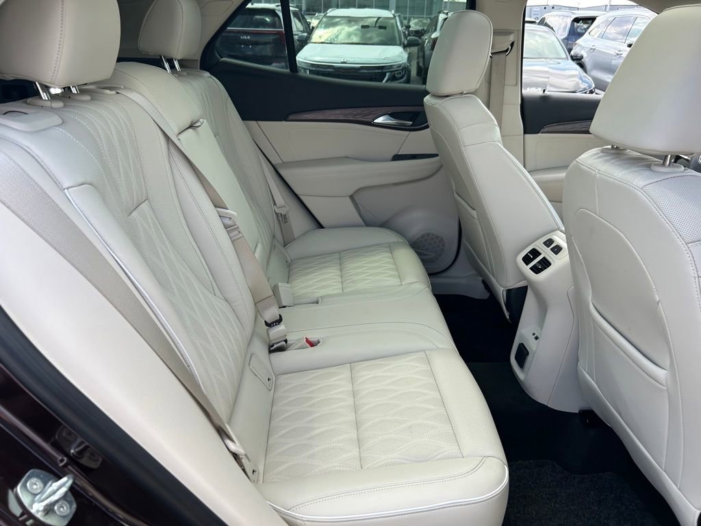 Used 2021 Buick Envision Avenir image 25