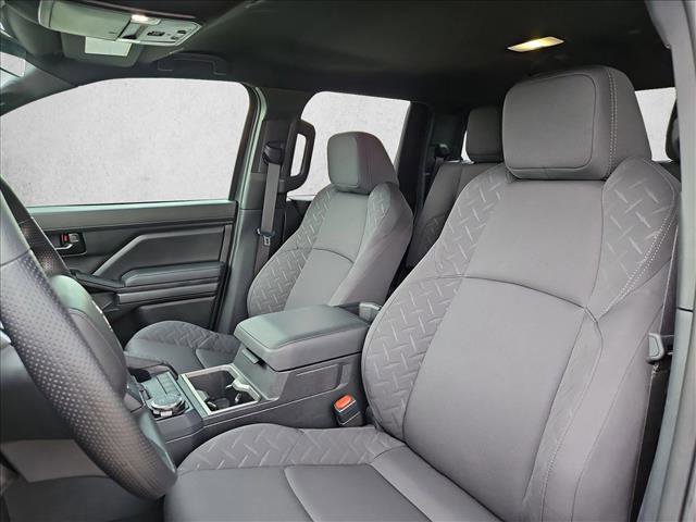 Used 2025 Toyota Tacoma SR5 AWD/4WD image 16