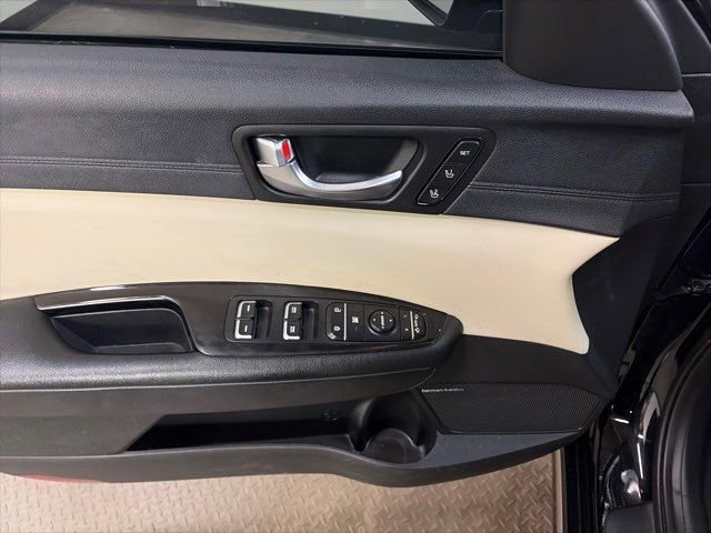 Used 2016 Kia Optima SX image 16