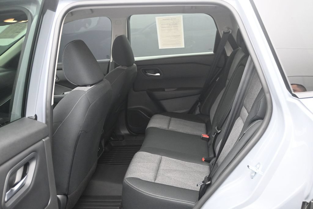 Used 2026 Nissan Rogue SV FWD image 13