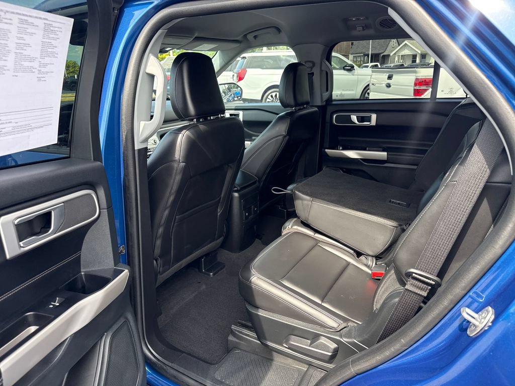 Used 2023 Ford Explorer XLT w/ Equipment Group 202A AWD/4WD image 17
