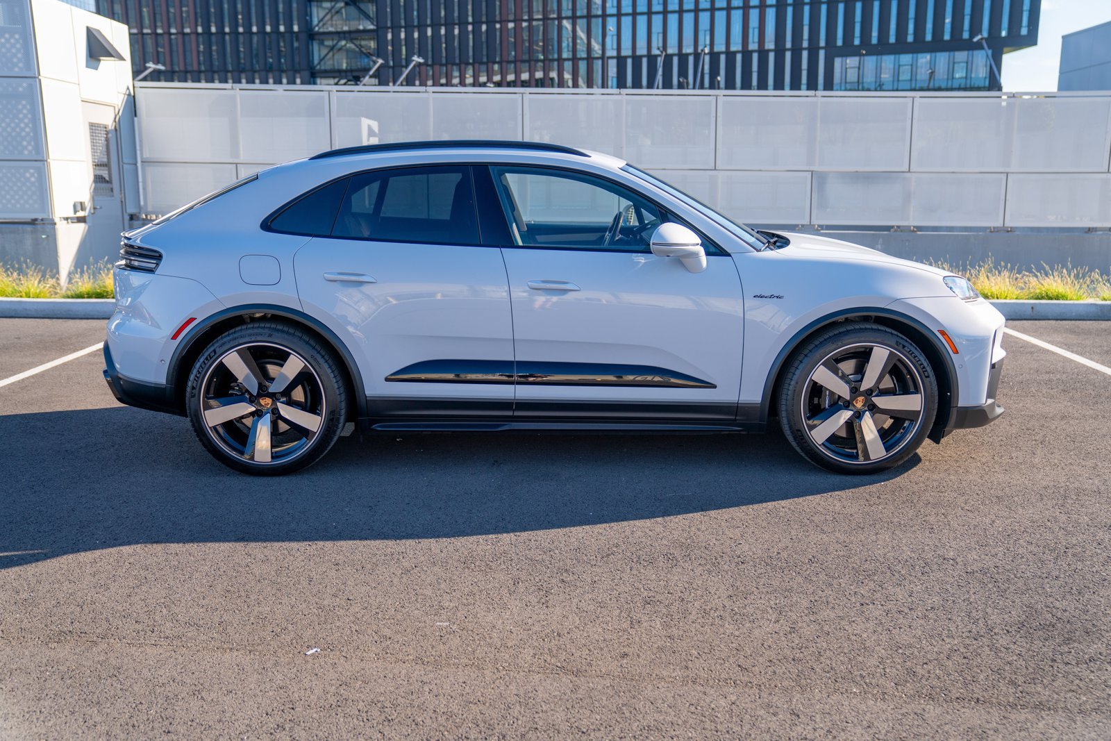 Certified 2026 Porsche Macan GTS Electric AWD/4WD image 8