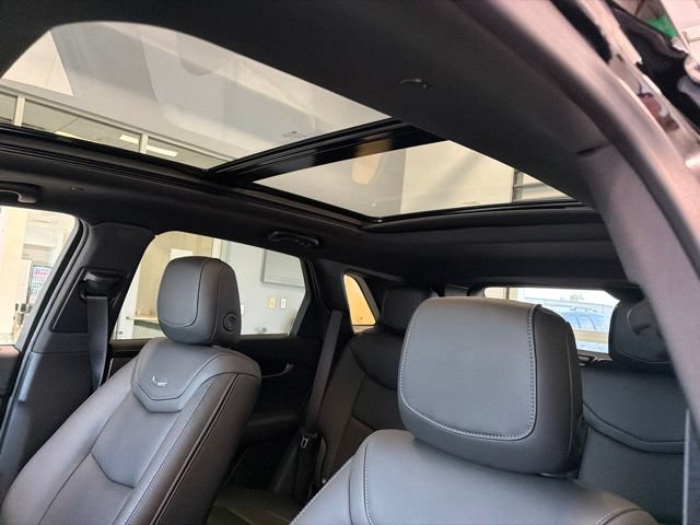 Used 2026 Cadillac XT5 Premium Luxury w/ Driver Assist Package AWD/4WD image 2