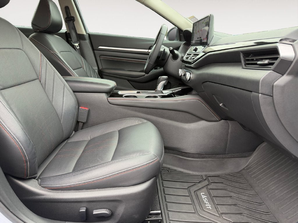 Used 2023 Nissan Altima 2.5 SR w/ SR Premium Package FWD image 24