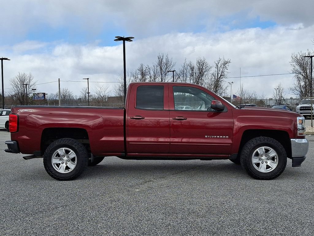 Used 2016 Chevrolet Silverado 1500 LT w/ Trailering Package image 9