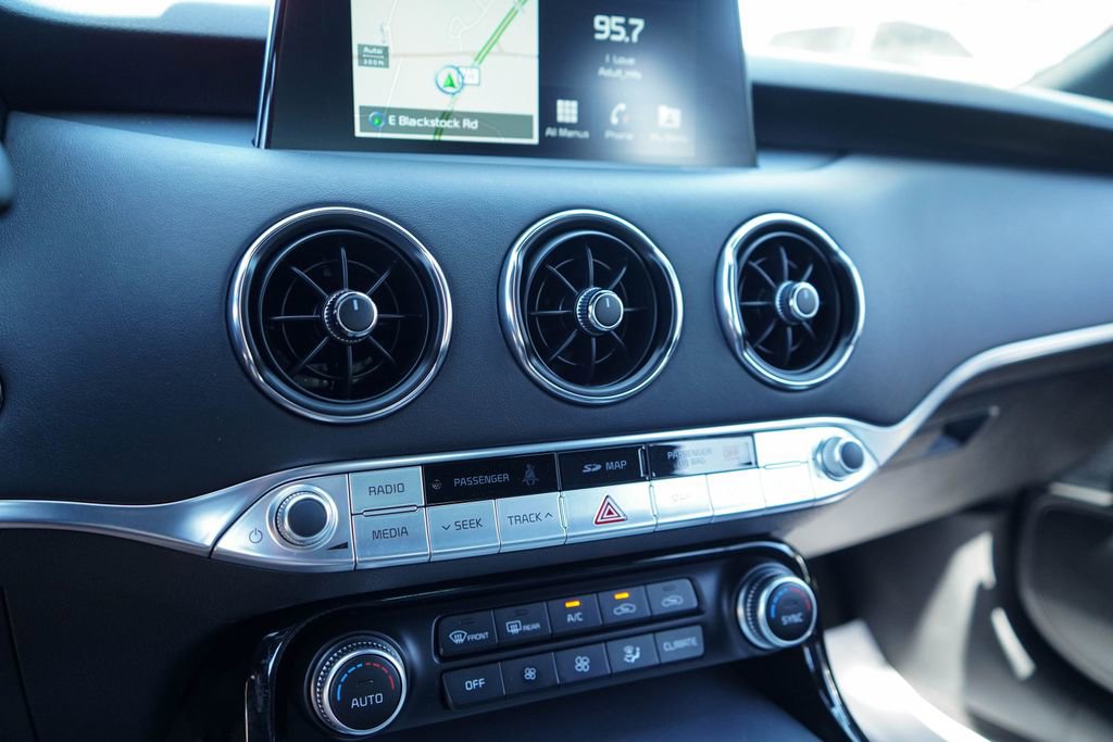 Used 2020 Kia Stinger GT2 RWD image 28