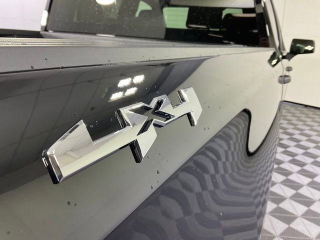 New 2025 GMC Sierra 1500 Pro w/ Graphite Edition image 9