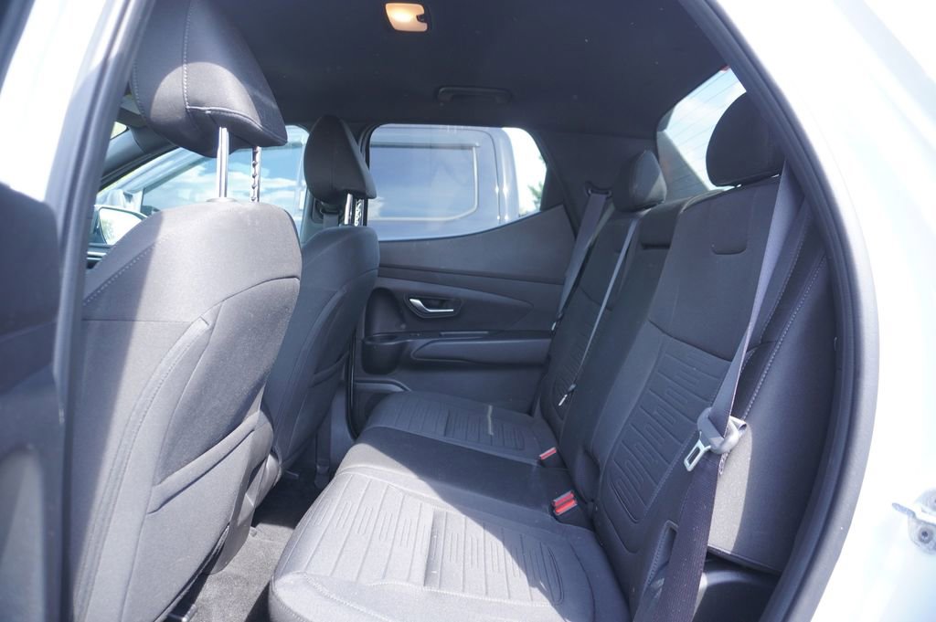 Used 2022 Hyundai Santa Cruz SE AWD/4WD image 4