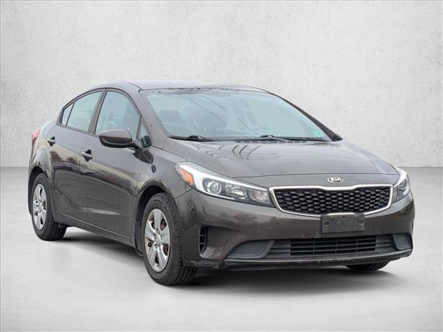 Used 2017 Kia Forte LX w/ LX Popular Package image 3