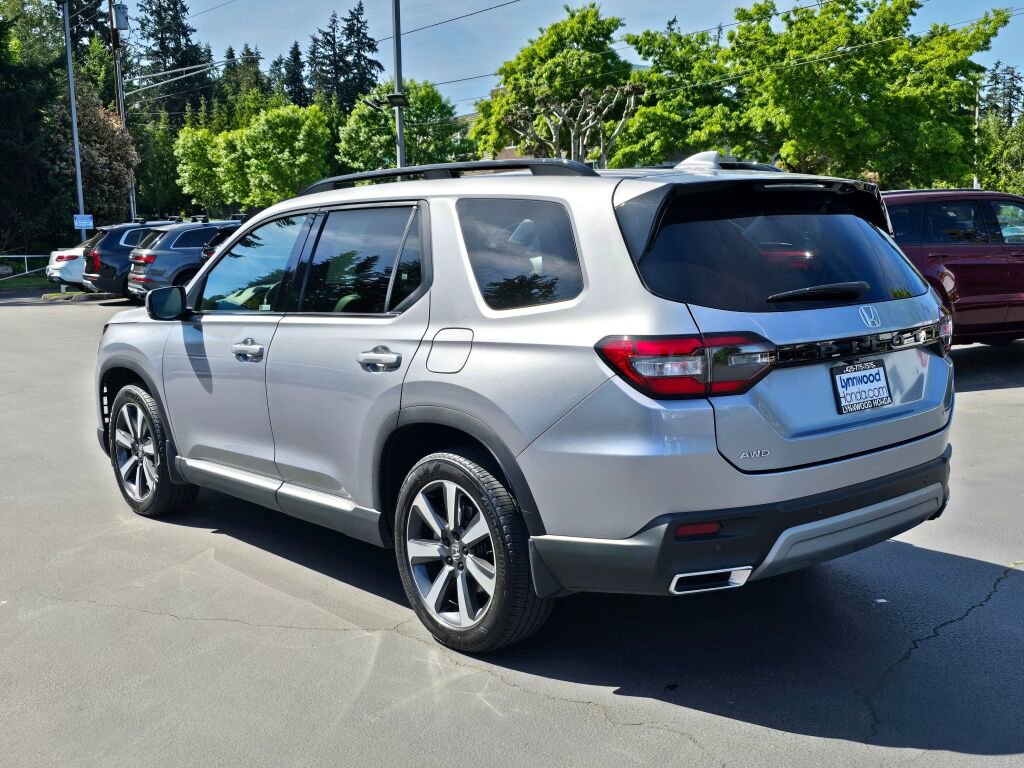 Certified 2023 Honda Pilot Touring image 15