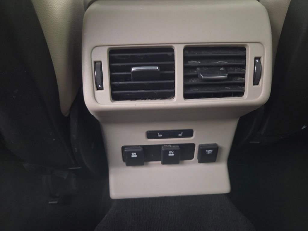 Used 2018 Land Rover Range Rover Velar R-Dynamic SE image 25