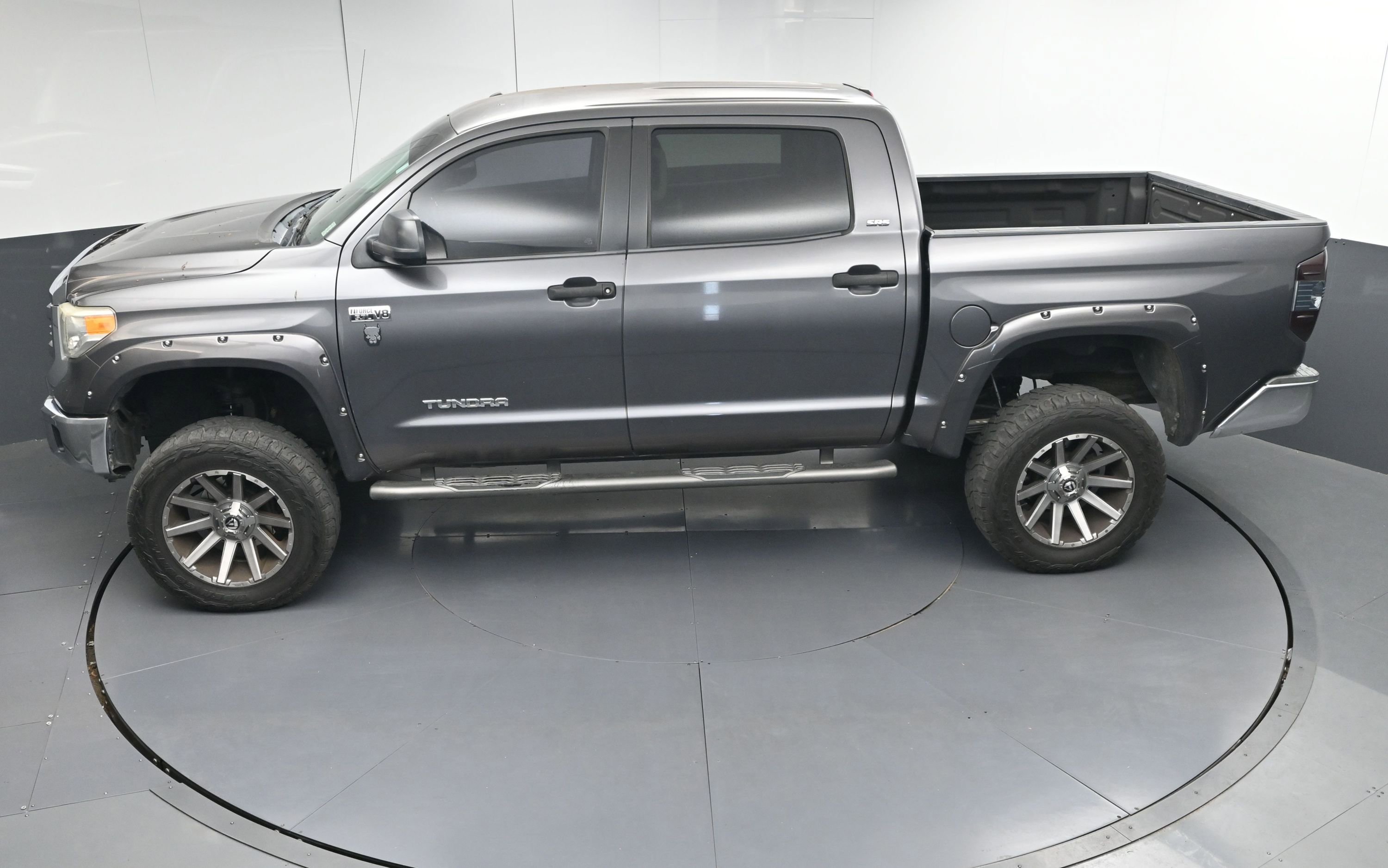 Used 2014 Toyota Tundra SR5 w/ SR5 Upgrade Package image 38
