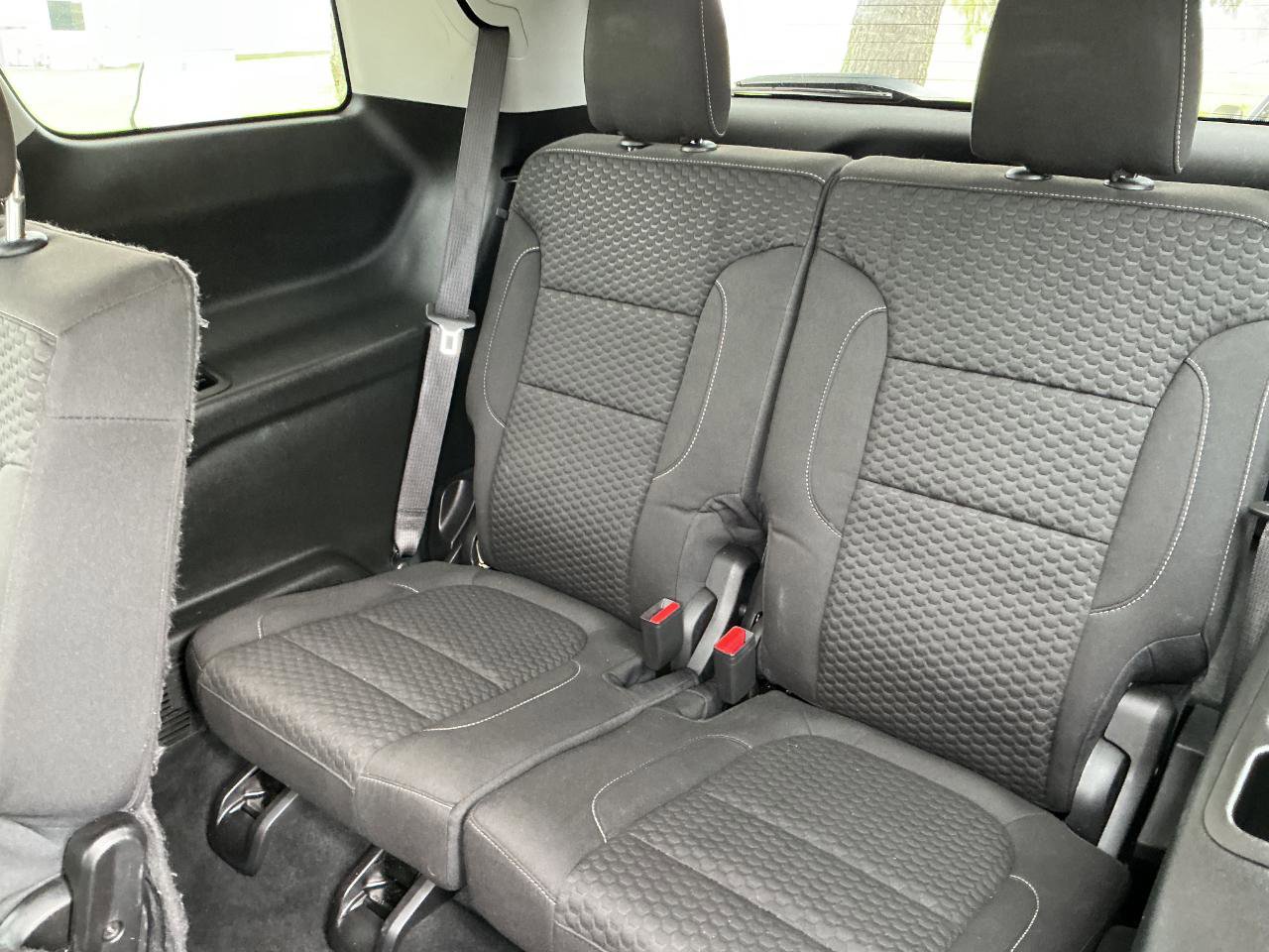 Used 2019 GMC Acadia SLE image 18