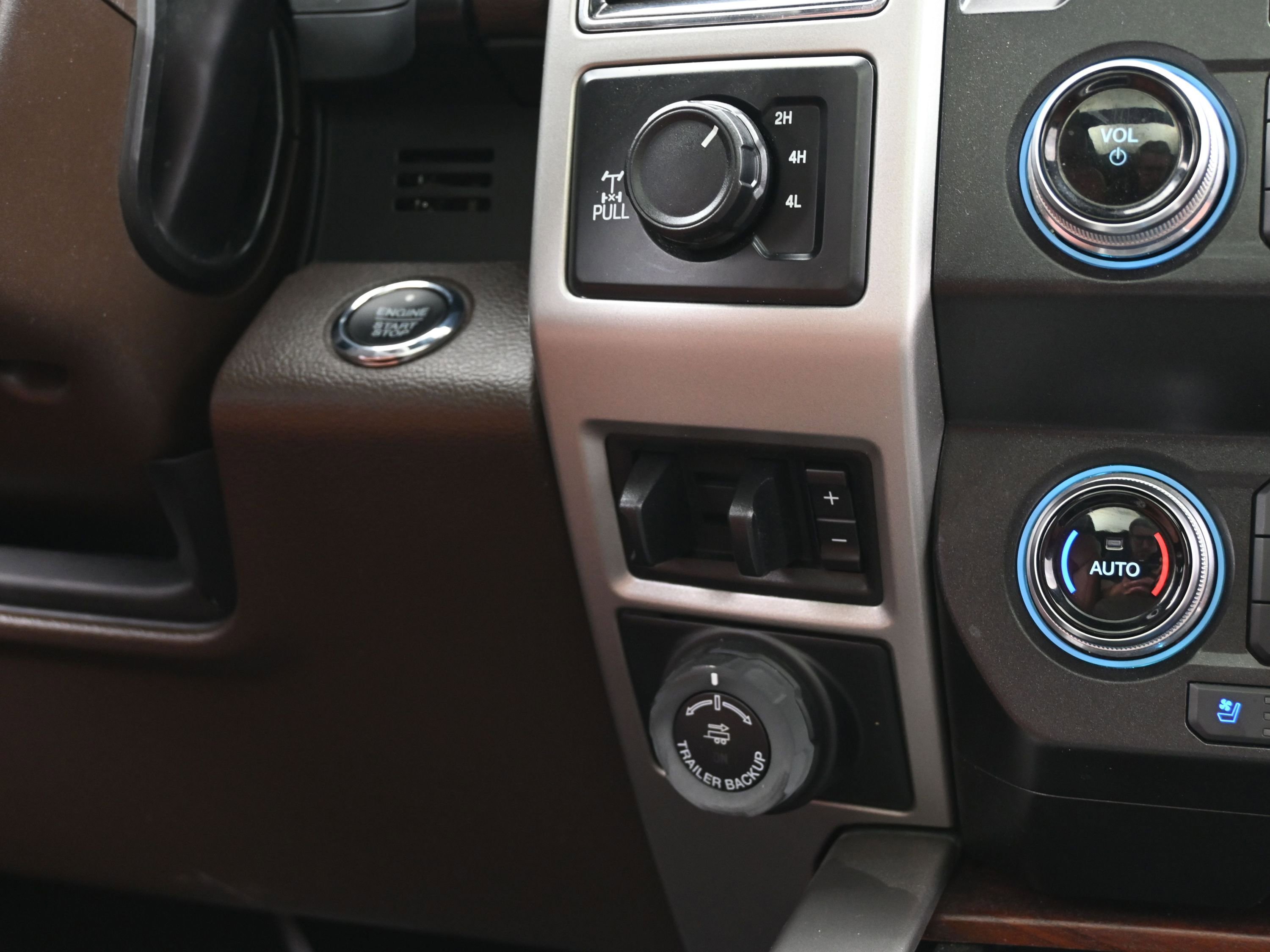 Used 2020 Ford F250 King Ranch w/ King Ranch Ultimate Package image 37