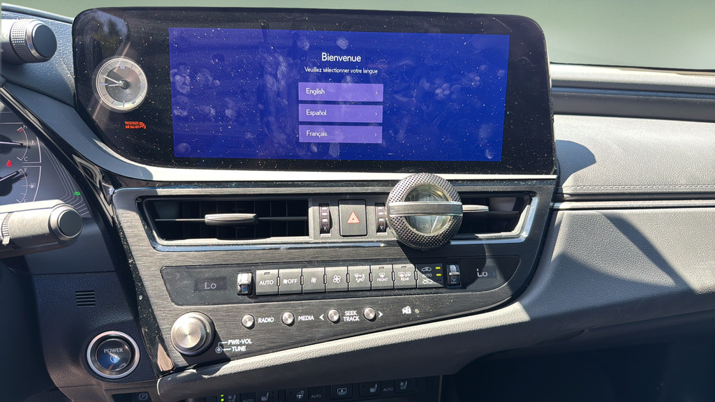 Used 2024 Lexus ES 300h w/ Technology Package FWD image 28
