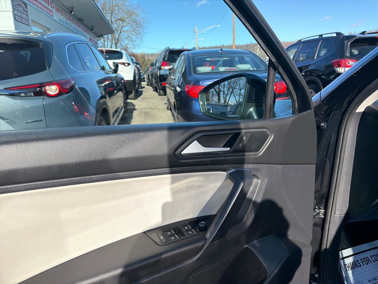 Used 2021 Volkswagen Tiguan SE w/ Panoramic Sunroof Package AWD/4WD image 16