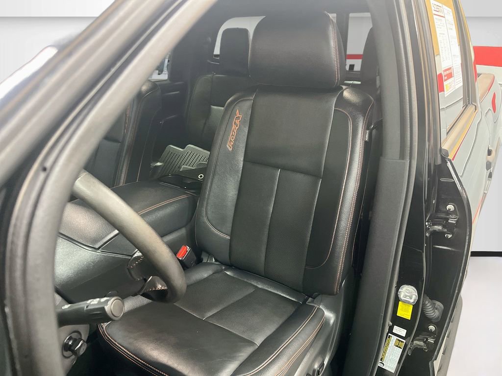 Used 2024 Nissan Titan PRO-4X w/ Pro-4x Convenience Package AWD/4WD image 20