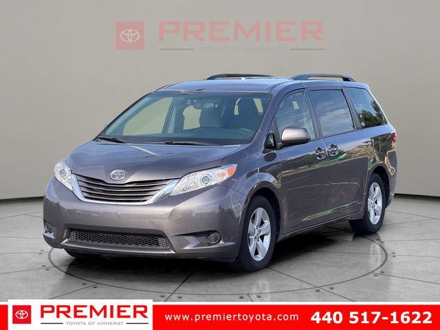 Used 2015 Toyota Sienna LE FWD image 1