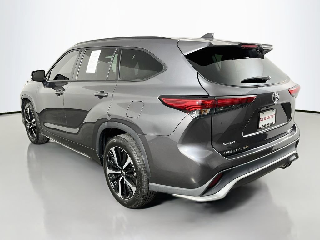Used 2021 Toyota Highlander XSE AWD/4WD image 9