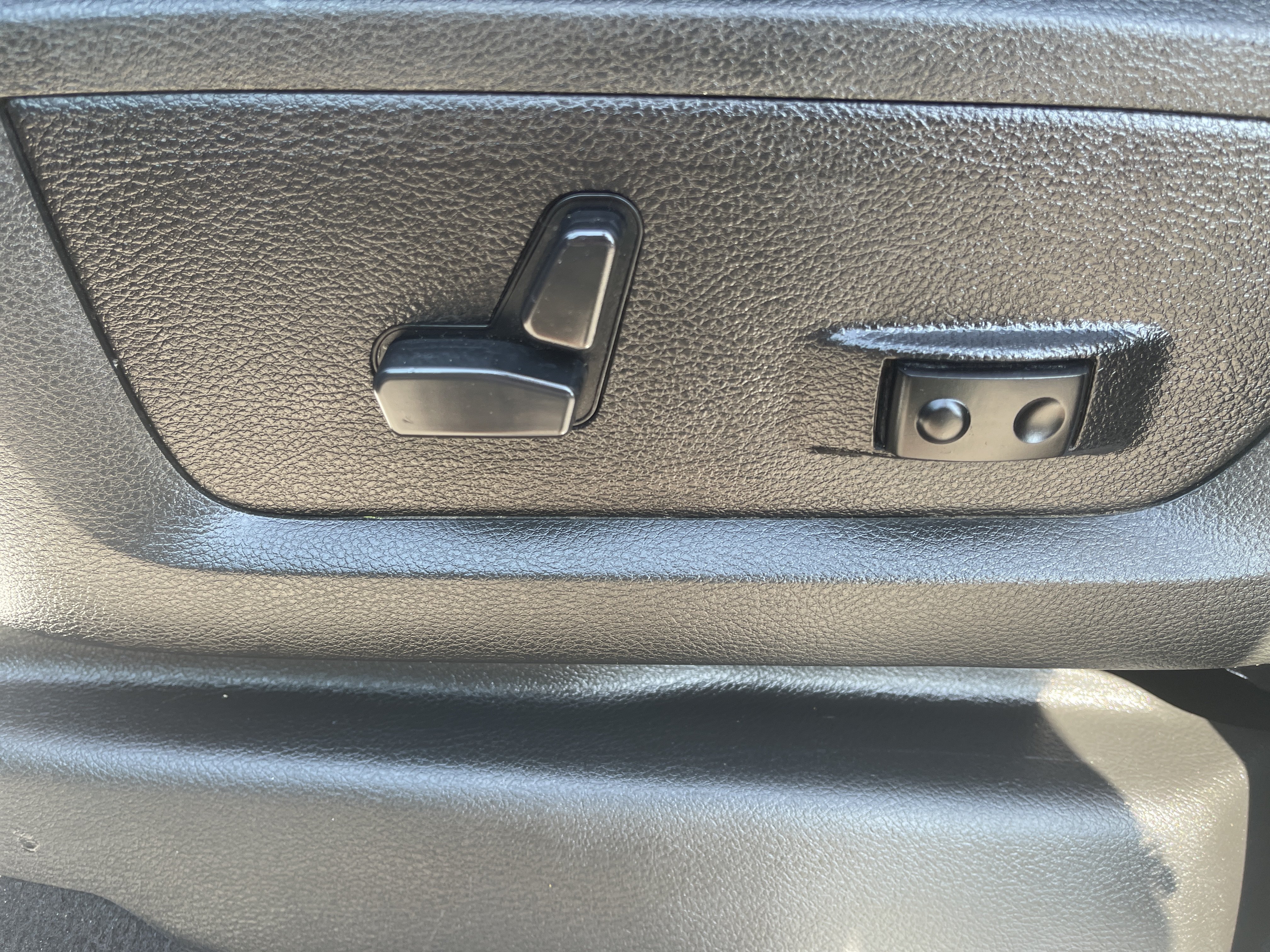 Used 2024 RAM 2500 Big Horn AWD/4WD image 36