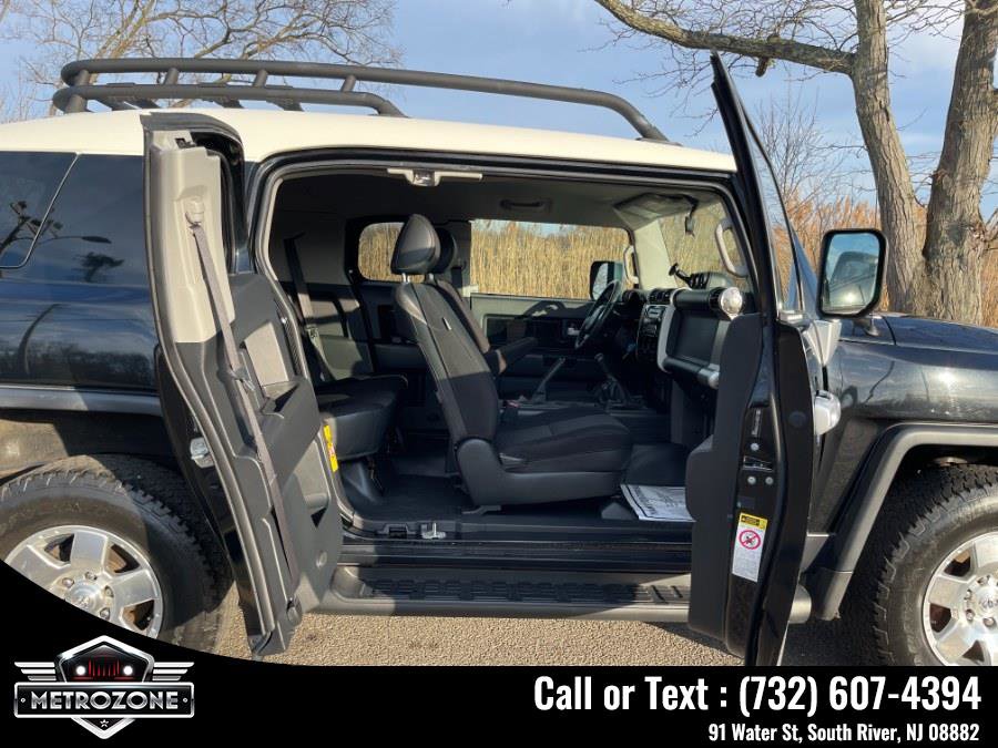 Used 2007 Toyota FJ Cruiser Manual Transmission image 14