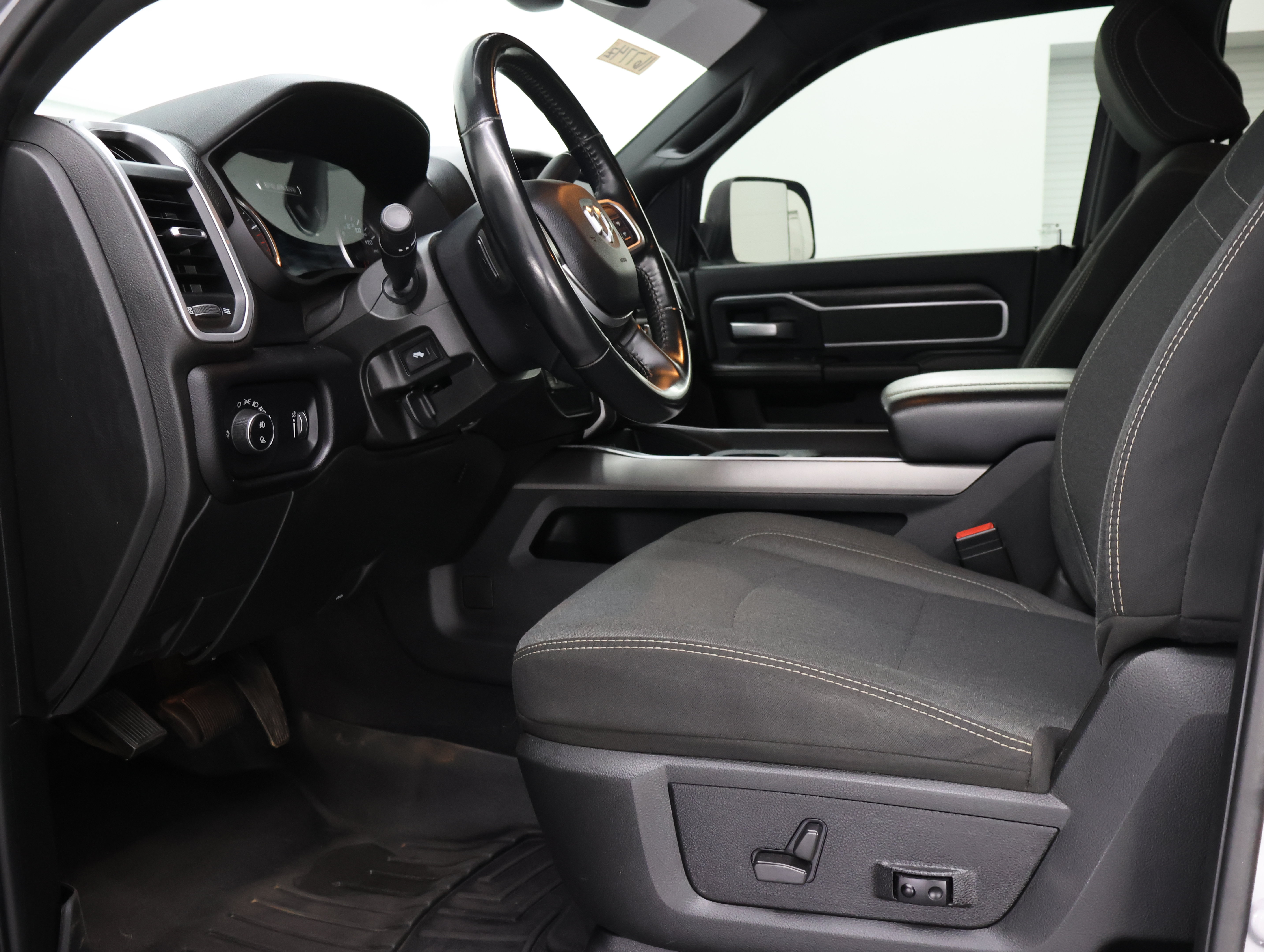 Used 2022 RAM 3500 Big Horn w/ Level A Equipment Group AWD/4WD image 8