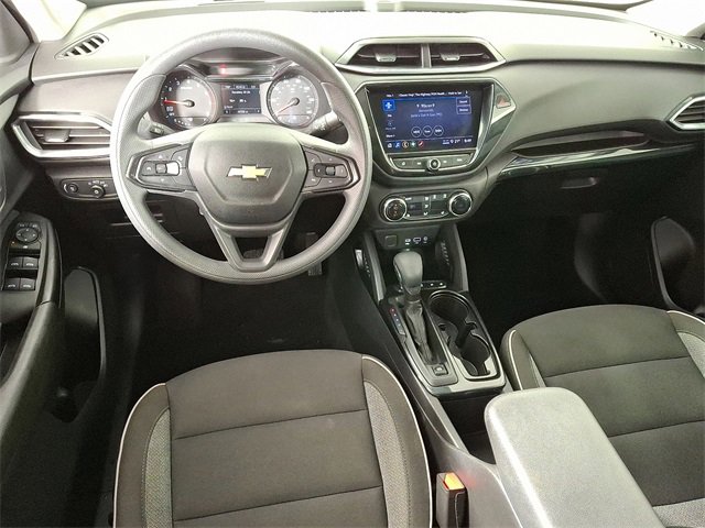 Used 2023 Chevrolet TrailBlazer LT w/ Convenience Package image 2