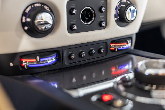 Used 2017 Rolls-Royce Wraith RWD image 46