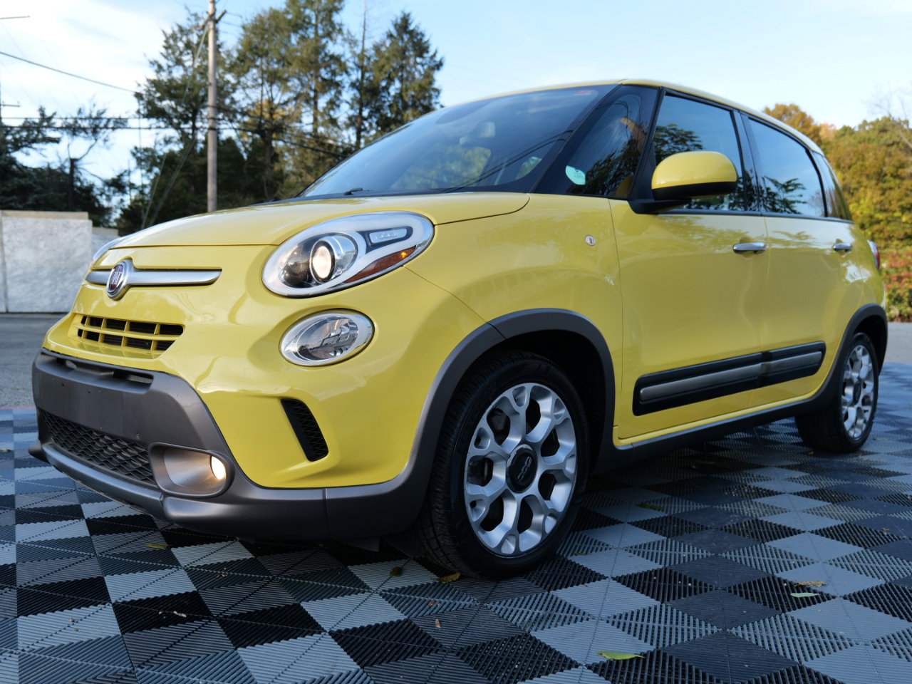 Used 2014 FIAT 500L Trekking w/ Popular Equipment Group image 89