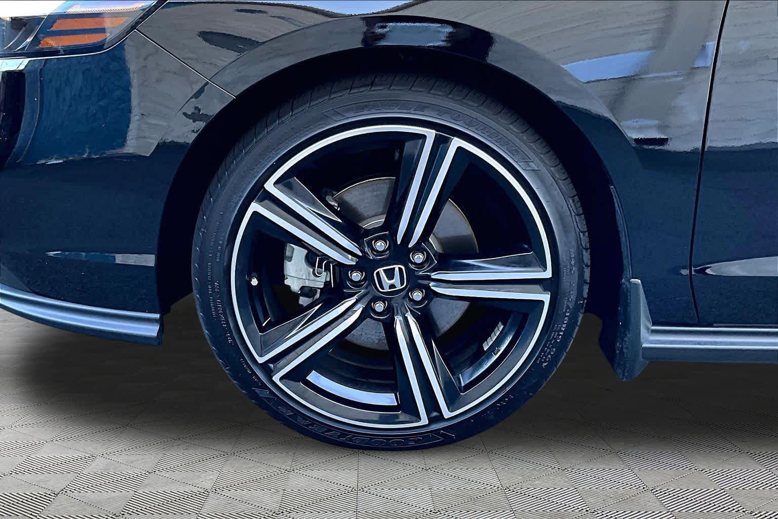 Used 2024 Honda Accord Sport image 11