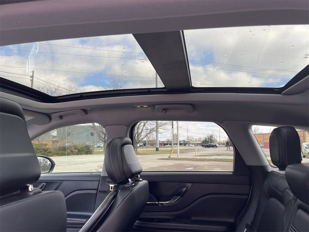 Used 2020 Lincoln Corsair AWD w/ Premium Package image 17