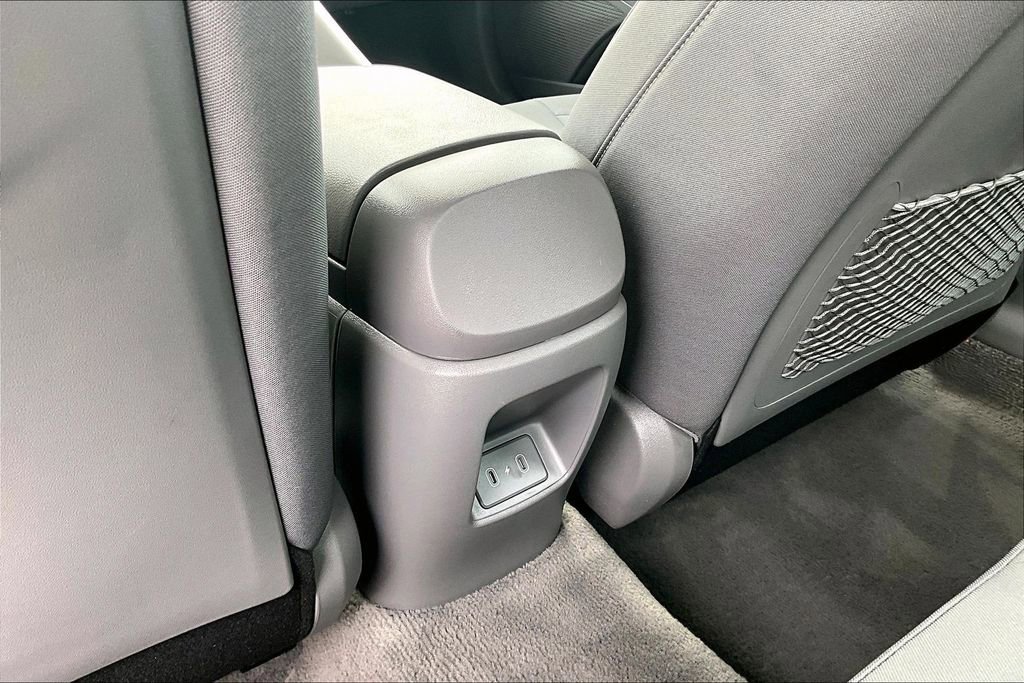 Used 2025 Hyundai Elantra SEL image 29