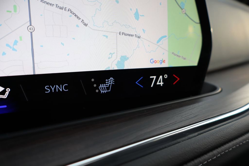 Used 2025 Chevrolet Suburban Z71 w/ Z71 Off-Road Package image 27