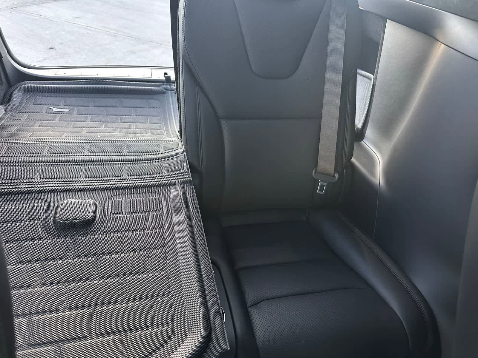 Used 2024 Tesla Model X image 13