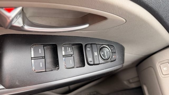 Used 2021 Kia Sedona EX FWD image 11
