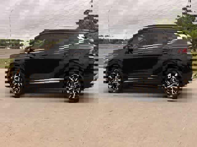 Used 2025 Kia Sportage EX w/ Premium Package image 4
