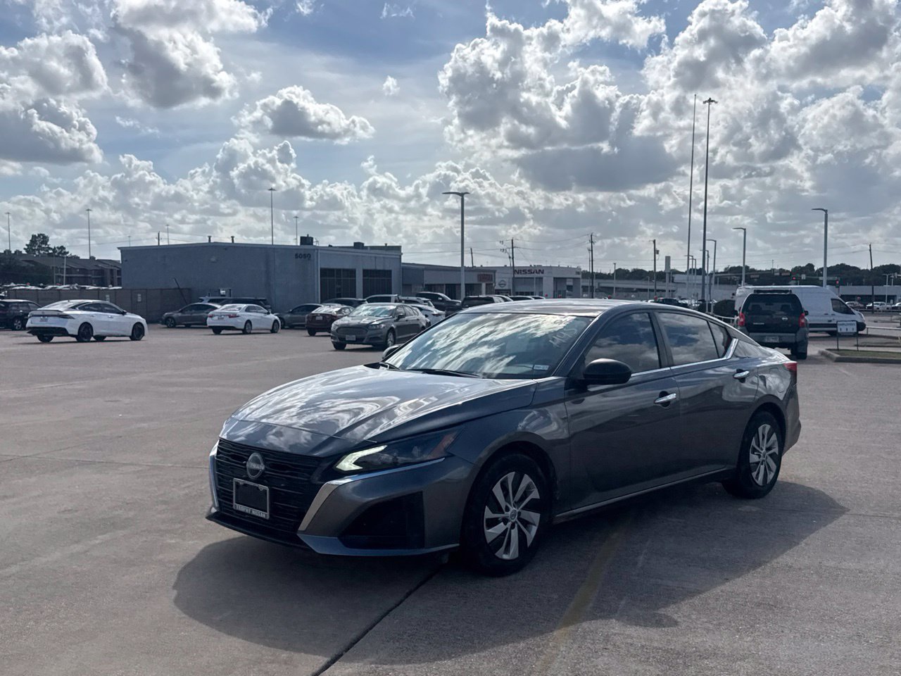 Used 2025 Nissan Altima 2.5 S FWD image 11