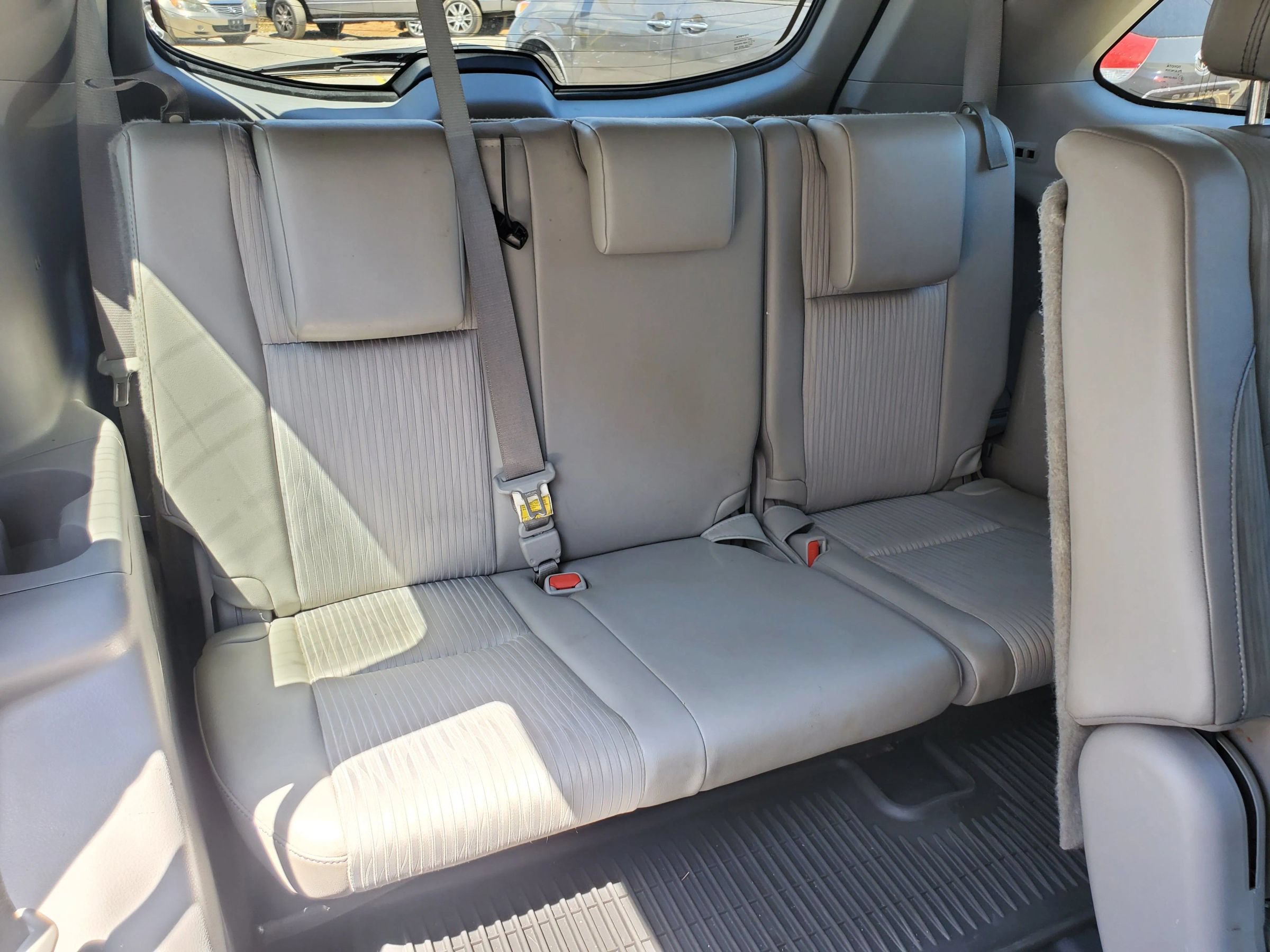 Used 2019 Toyota Highlander Plus FWD image 35
