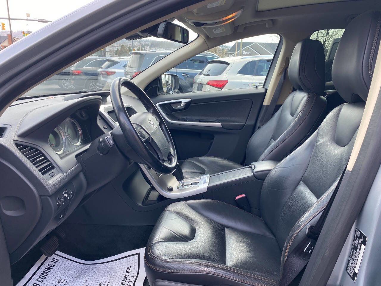 Used 2010 Volvo XC60 T6 image 9