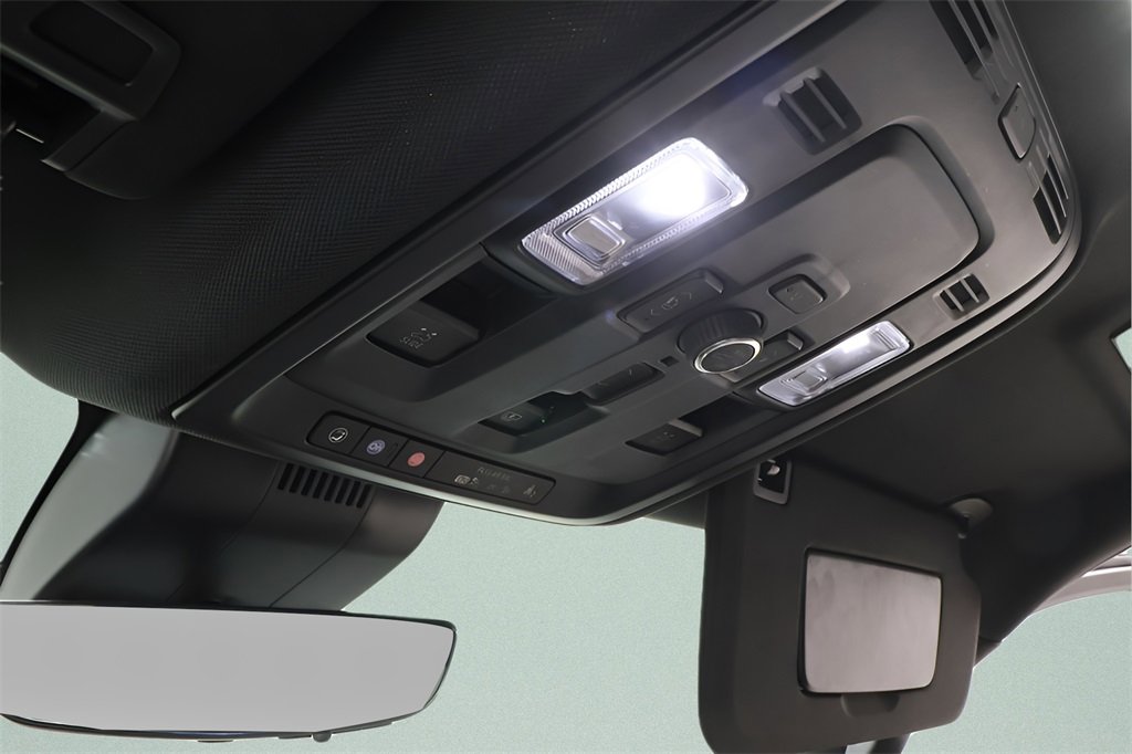 Used 2025 Chevrolet Tahoe High Country image 16