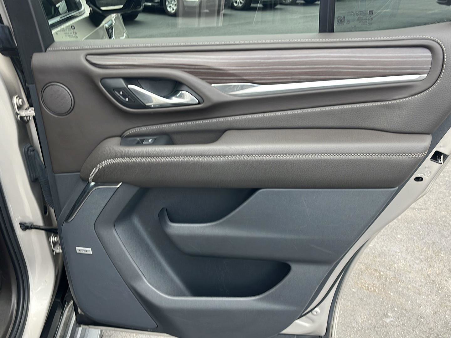 Used 2024 GMC Yukon Denali w/ Advanced Technology Package image 30